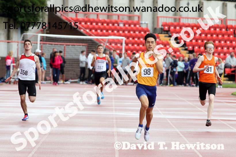 Junior mens 400 metres, Gateshead Tartan Games. Phot: David T. Hewitson/Sports for All Pics